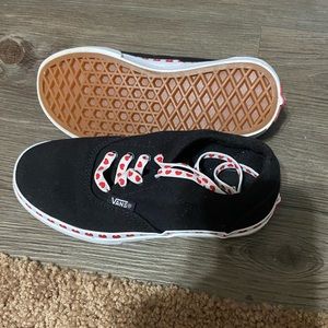 New little girls vans